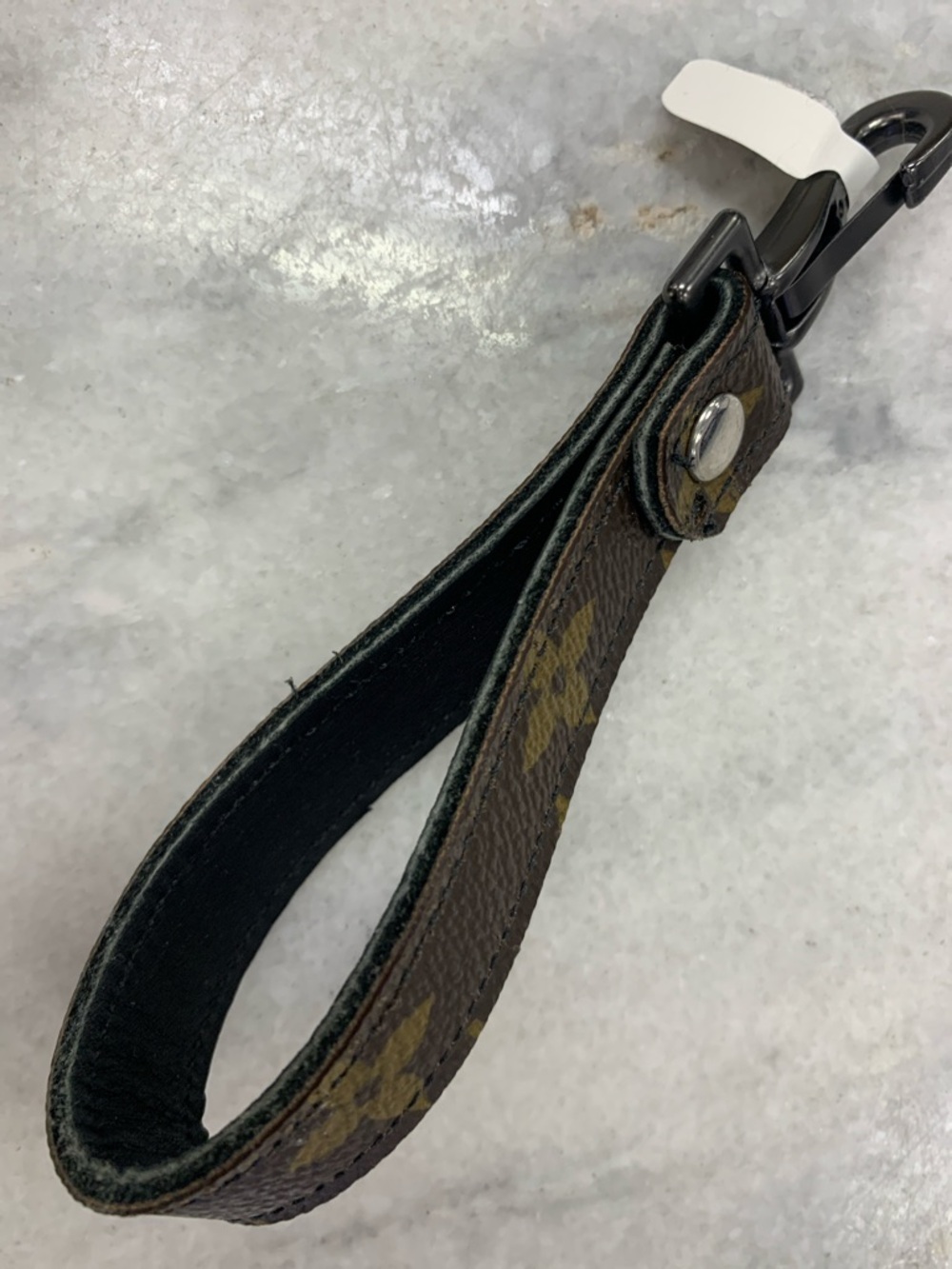 Louis Vuitton Brown Monogram Key Holder with Gold-Tone Hardware - Picture 4 of 5